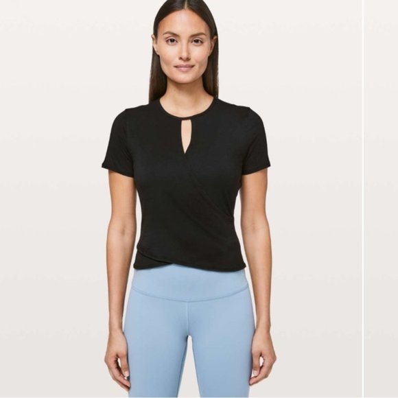 2019 Lululemon Black Short Sleeve Front Wrap Round Trip Shirt Size 4 - Picture 1 of 6